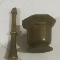 هاونگ برنجی قدیمی. بخاطرنیازم دومیلیون ارزون کردم|کلکسیون اشیاء عتیقه|رشت, سعدی (تختی)|دیوار