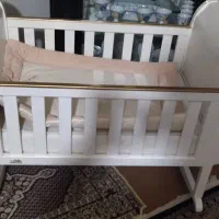 تخت گهواره ای ومیز تعویض کودک|تخت و صندلی بچه|مشهد, امیرآباد|دیوار