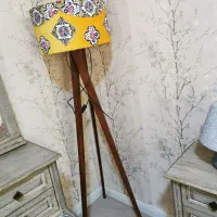 آباژور سه پایه چوبی در حد