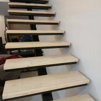 خدمات ساخت پله تمام چوب