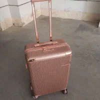 فروش یک عددچمدان سبک وزیبامخصوص مسافرت