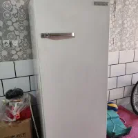 تعدادی وسایل به فروش میرسد