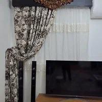 کتیبه چوبی با ۴ عدد میل پرده زیرش