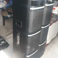 یک جفت اسپیکر باند جی بی ال