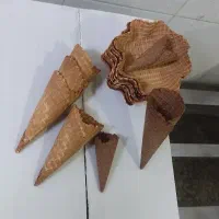نان بستنی بیسکویتی قیفی و سبدی وانیل و شکلات شیرین