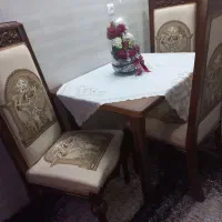 میز نهار خوری دو نفره سالم و تمیز