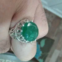 انگشتر نقره با نگین زمرد زانبیا