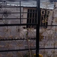 دروازه آهنی ۳ متری زیبا و سنگین و یک دروازه ۲ نیم|مصالح و تجهیزات ساختمان|لنگرود, |دیوار