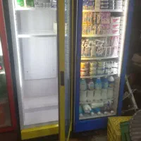 یخچال و قفسه  مغازه