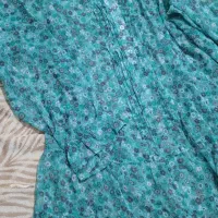 تعدادی شومیز و پیراهن زنانه کاملا نو