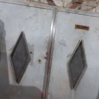 دو عدد دروازه موجود است