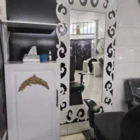 آینه دیواری و کمد مناسب سالن