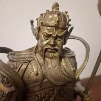 مجسمه برنز پادشاه جنگجوی چین