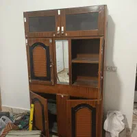 یک عدد کمد فلزی