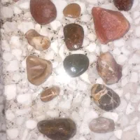 تعدادی سنگ ازقبیل شهاب وغیره.|جواهرات|رشت, پاستوریزه|دیوار