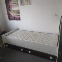 تحت خواب|تخت و سرویس خواب|سنگر, |دیوار