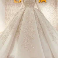 لباس عروس با تاج و شنل و گل رایگان|لباس|یزد, |دیوار