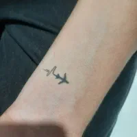 لیزر حذف تتو و روشن کننده و رفع کک و مک و منافذ