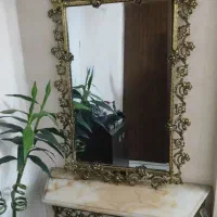 آینه و کنسول برنجی در حد نو