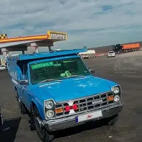 نیسان وانت مدل ۸۳