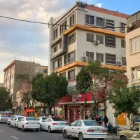 مغازه نوساز ۵۰ متری با ۲ پارکینگ سندی