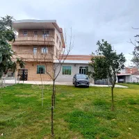 فروش زمین  همراه ویلا  با  خانه  سه طبقه نوساز