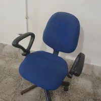 صندلی و دیویدی