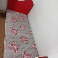 یک تخت یک نفره بچگانه