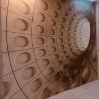 نصاب نصب کاغذ دیواری و پوستر