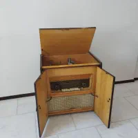 رادیو آنتیک با صفحه گرام آلمانی