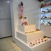 استخدام فروشنده خانم در کفش‌فروشی بچگانه