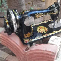 چرخ خیاطی قدیمی دوشیرنشان|چرخ خیاطی و ریسندگی|ابهر, |دیوار