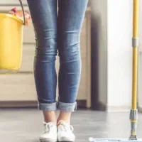 نیا به نظافت چی خانم و جوان