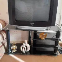تلویزیون ۲۹ اینچ و میز تی وی