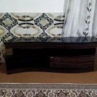 میز تلوزیون چوب هیکلاس درحد نو دو تیکه
