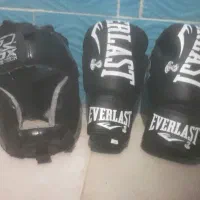 دستکش وکلاه بوکس