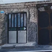 در ورودی حیاط