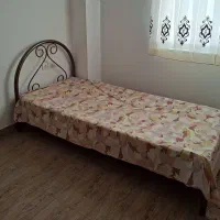 تخت خواب یکنفره فرفوژه سالم بهمراه تشک