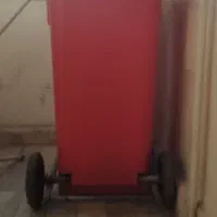 سطل زبال بزرگ