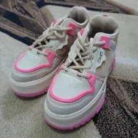 کفش|کیف، کفش، کمربند|نیشابور, خط کاشمر|دیوار