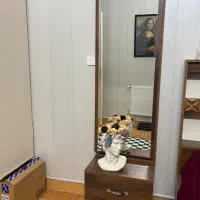 آینه قدی چوبی با کمد و طبقات