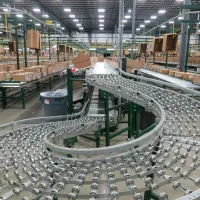 استخدام نیروی متعهد و جوان در کارخانه