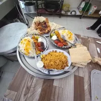 یک خانم جهت کار در رستوران