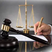 وکیل پایه یک دادگستری(خانم)