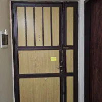درب ورودی ساختمان