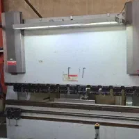 استخدام نیروی خمکار ( دستگاه پرس برک CNC)
