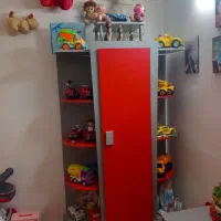 تخت کمدسه تیکه کودک درحدنو رنگ توسی قرمز