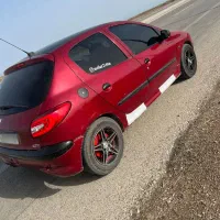 ماشین 206فرانسوی