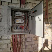 برقکار  برقکاری و تعمیرات ساختمان و صنعتی