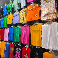 فروشنده لباس ۱۷ شهریور